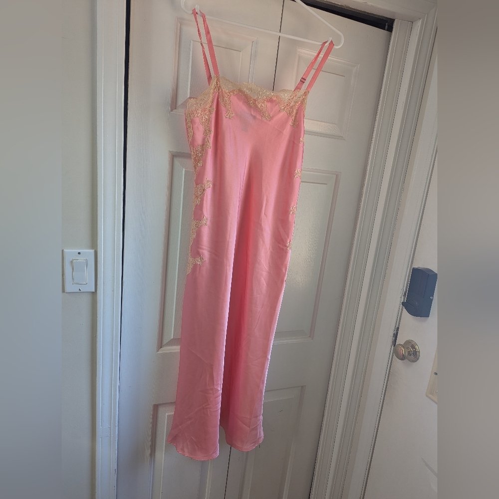 Gorgeous Jones New York Pink Slip Dress
